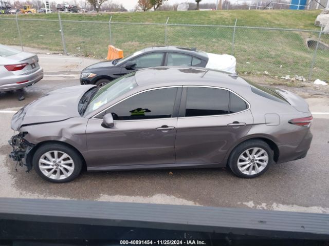 4T1C11AK2NU665574 Toyota CAMRY LE