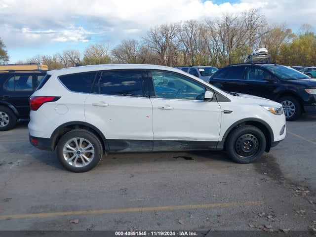 Ford ESCAPE SE 2019 1FMCU9GD0KUB11055 Image 13