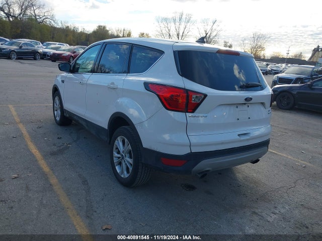 Ford ESCAPE SE 2019 1FMCU9GD0KUB11055 Image 3