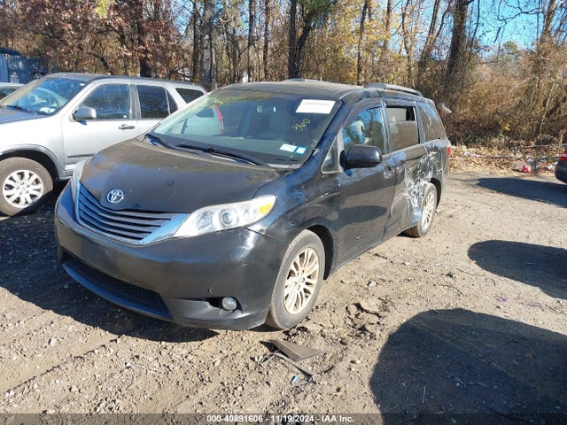 Toyota Sienna Xle 8 Passenger 2016 5TDYK3DC7GS737108 Image 2
