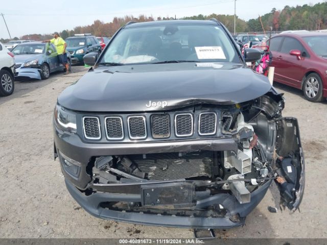 3C4NJCBBXJT489501 Jeep Compass Latitude Fwd