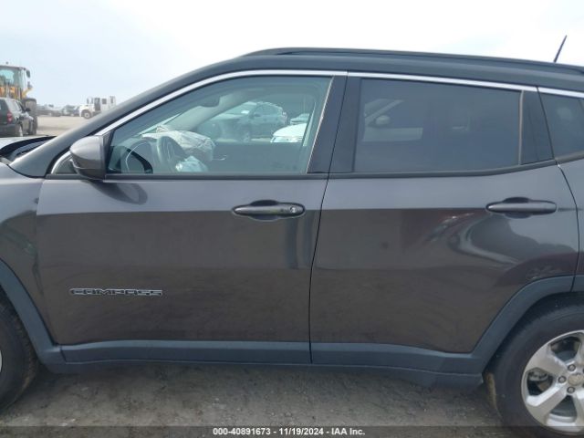 3C4NJCBBXJT489501 Jeep Compass Latitude Fwd