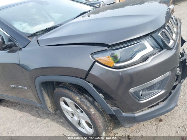 3C4NJCBBXJT489501 Jeep Compass Latitude Fwd