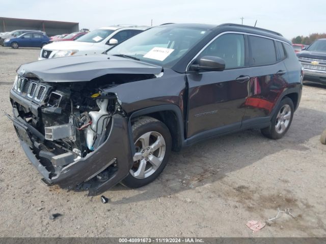3C4NJCBBXJT489501 Jeep Compass Latitude Fwd
