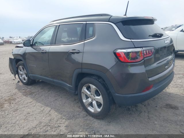 3C4NJCBBXJT489501 Jeep Compass Latitude Fwd