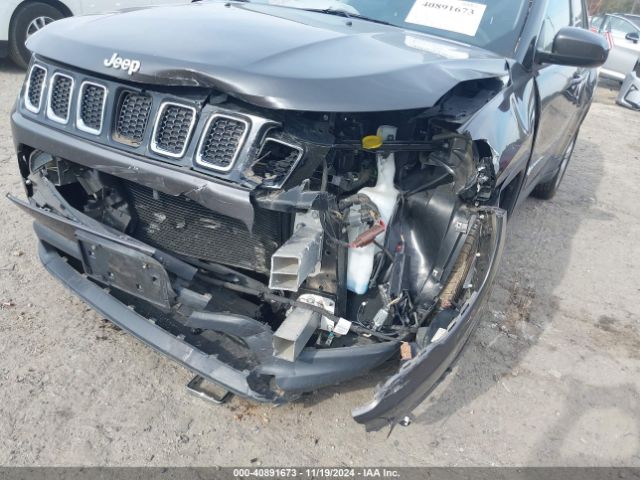 3C4NJCBBXJT489501 Jeep Compass Latitude Fwd