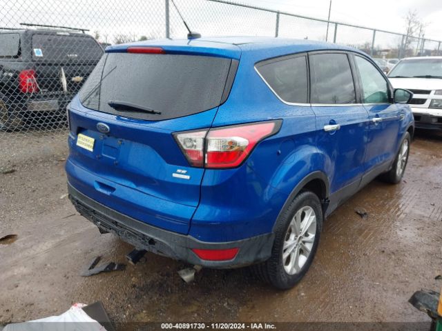 1FMCU0GD2HUE02077 Ford ESCAPE SE