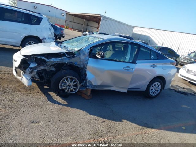 JTDKBRFU6G3002586 Toyota Prius
