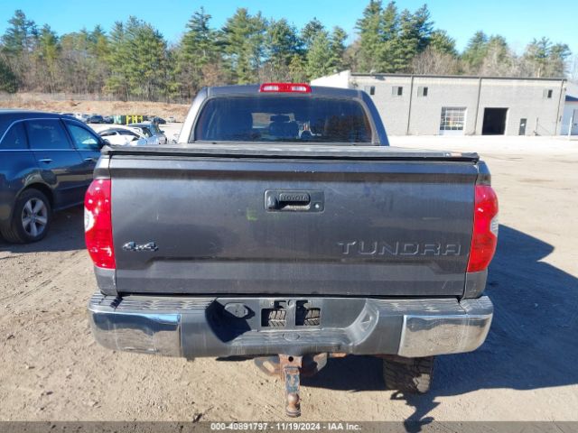 5TFDY5F19EX324599 Toyota Tundra Sr5 5.7l V8