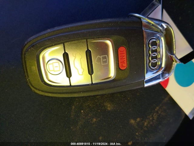Audi Q5 2.0t Premium 2017 WA1M2AFP7HA044356 Image 11
