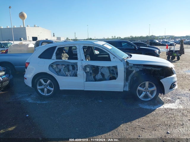 Audi Q5 2.0t Premium 2017 WA1M2AFP7HA044356 Image 14