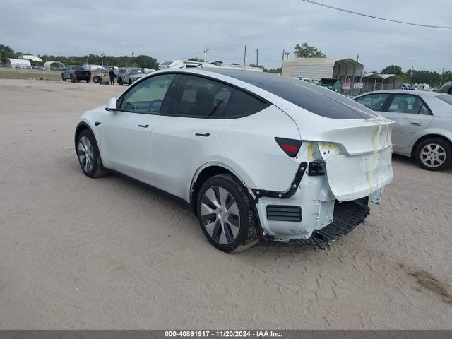 2024 TESLA MODEL Y 7SAYGDEE9RA276959 Photo 2