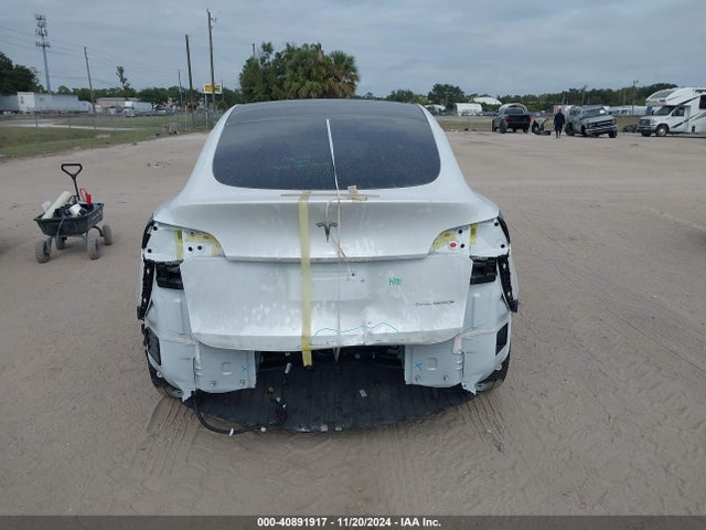 2024 TESLA MODEL Y 7SAYGDEE9RA276959 Photo 5