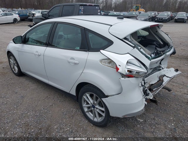 Ford FOCUS SE 2015 1FADP3K22FL270874 Image 3