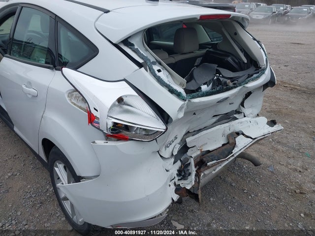 Ford FOCUS SE 2015 1FADP3K22FL270874 Image 6