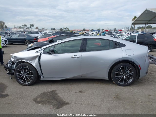 Toyota PRIUS XLE 2024 JTDACAAU6R3035009 Image 15