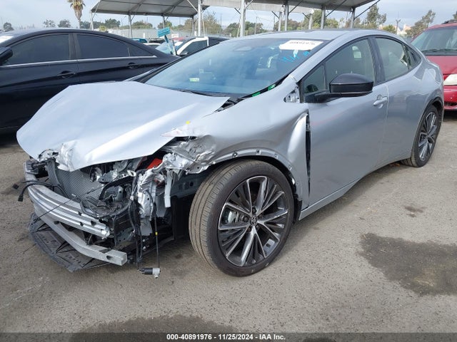 Toyota PRIUS XLE 2024 JTDACAAU6R3035009 Image 2