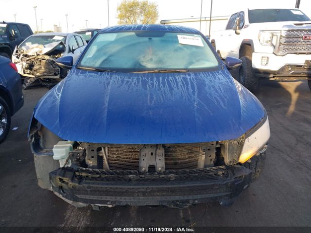 1VWAT7A33GC047333 Volkswagen Passat 1.8t R-line