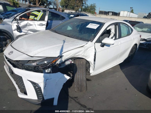 Toyota CAMRY SE 2025 4T1DAACKXSU502247 Image 2