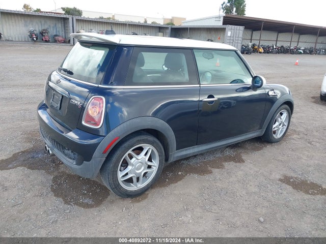 2008 MINI COOPER S WMWMF73578TT87637 Photo 3