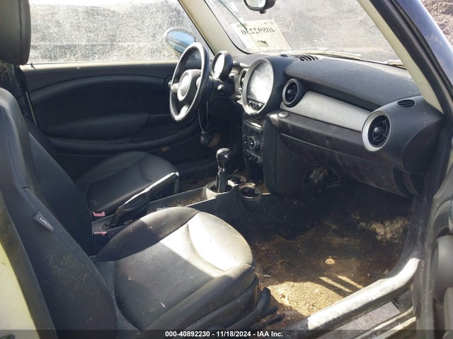 2013 MINI CLUBMAN WMWZF3C56DT490007 Photo 4