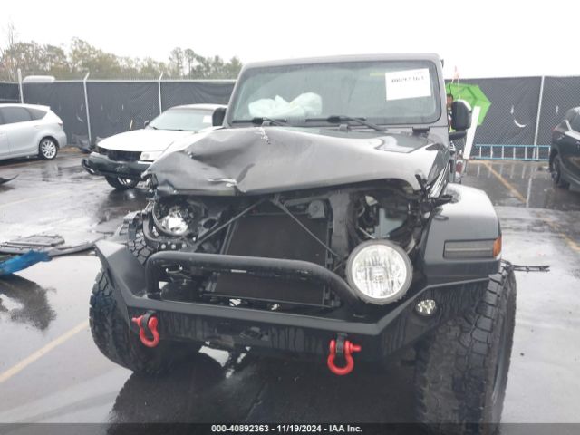 1C4HJXDG3JW278258 Jeep Wrangler Unlimited Sport S 4x4