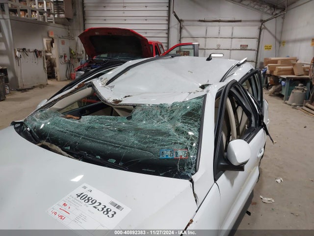 WVGBV7AX5HK022229 Volkswagen Tiguan 2.0t/s