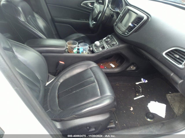 Chrysler 200 C 2015 1C3CCCCB2FN636695 Image 5