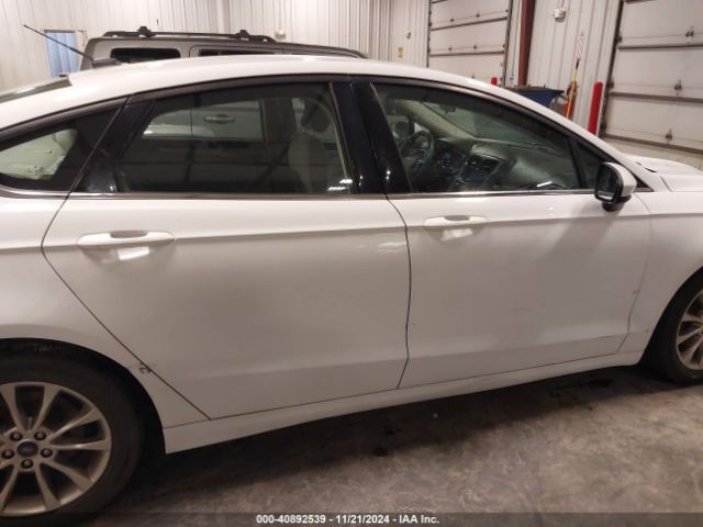 3FA6P0H73HR160110 Ford FUSION SE