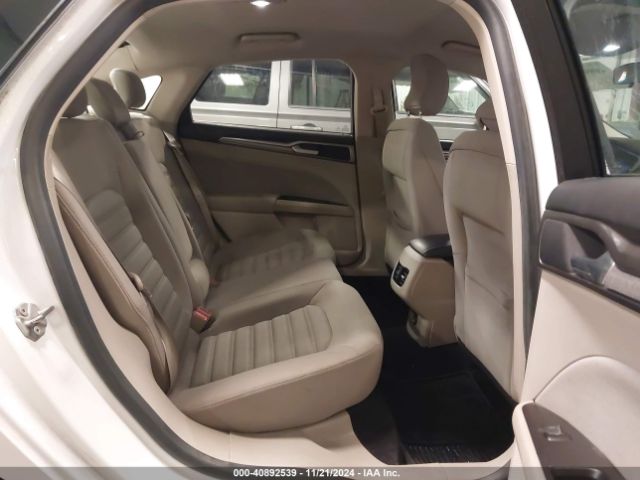 3FA6P0H73HR160110 Ford FUSION SE