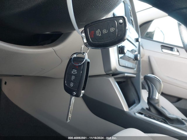 Hyundai SONATA SE 2016 5NPE24AFXGH322975 Image 11