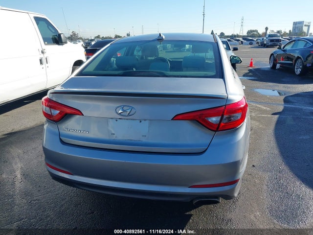 Hyundai SONATA SE 2016 5NPE24AFXGH322975 Image 16