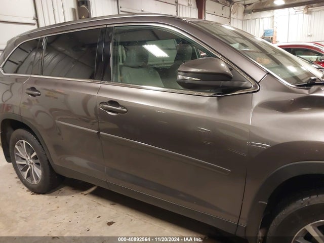 Toyota Highlander Xle 2019 5TDJZRFH5KS574685 Image 14