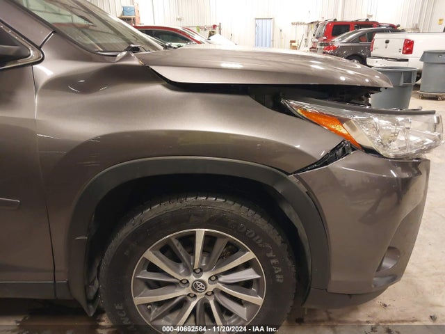 Toyota Highlander Xle 2019 5TDJZRFH5KS574685 Image 18