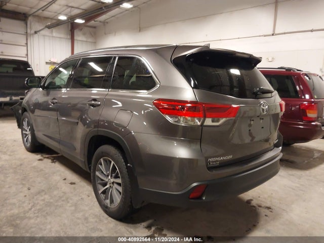 Toyota Highlander Xle 2019 5TDJZRFH5KS574685 Image 3