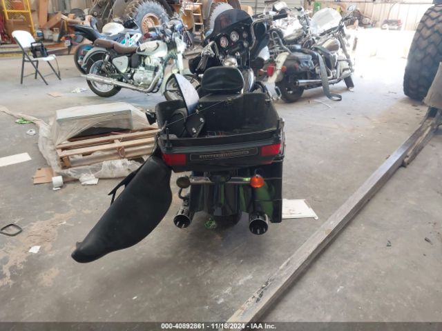 2011 HARLEY-DAVIDSON FLHTCU 1HD1FC41XBB612882 Photo 5