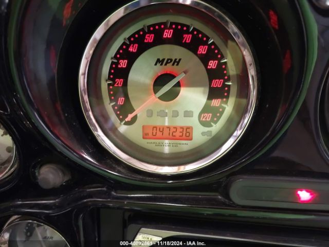 2011 HARLEY-DAVIDSON FLHTCU 1HD1FC41XBB612882 Photo 6