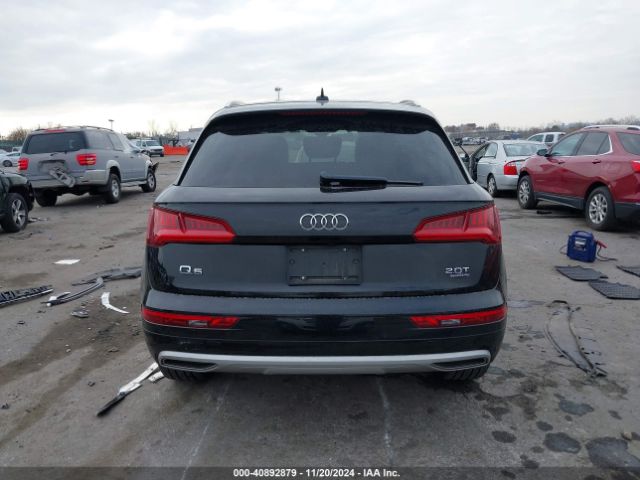 WA1BNAFY3J2248613 Audi Q5 2.0t Premium/2.0t Tech Premium