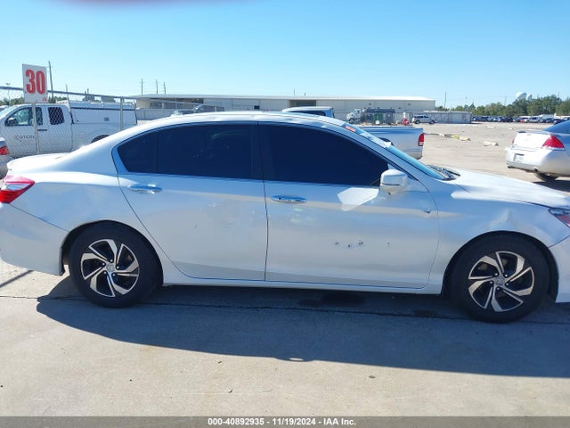 Honda ACCORD LX 2017 1HGCR2F37HA121180 Image 13