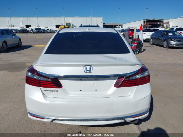 Honda ACCORD LX 2017 1HGCR2F37HA121180 Image 16