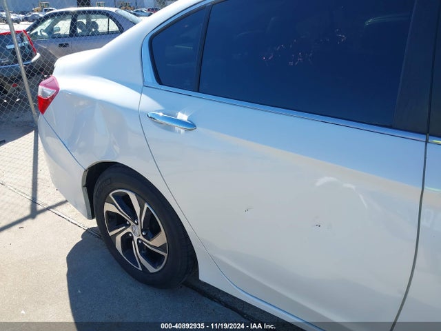 Honda ACCORD LX 2017 1HGCR2F37HA121180 Image 17
