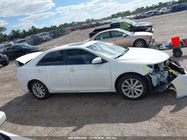 4T1BF1FK1EU830486 Toyota CAMRY XLE