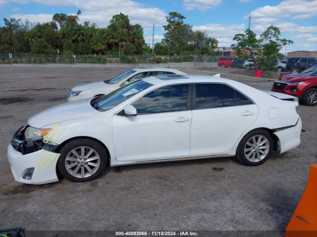 4T1BF1FK1EU830486 Toyota CAMRY XLE