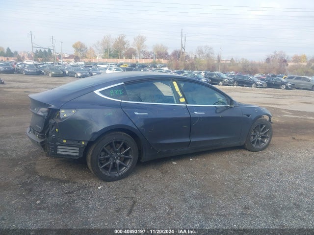 Tesla Model 3 Long Range/performance 2018 5YJ3E1EB2JF103695 Image 22