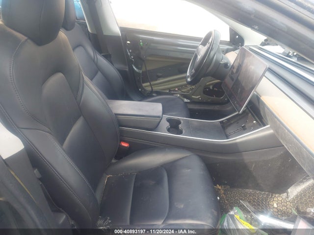 2018 TESLA MODEL 3 5YJ3E1EB2JF103695 Photo 4