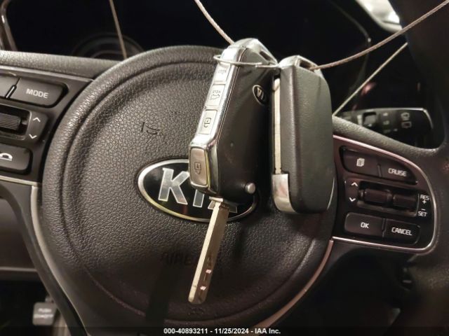 KNDCB3LC6L5448443 KIA NIRO LX