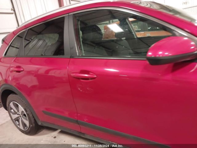 KNDCB3LC6L5448443 KIA NIRO LX
