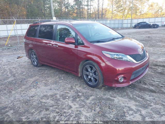 Toyota Sienna Se 8 Passenger 2017 5TDXZ3DC2HS852854 Image 1