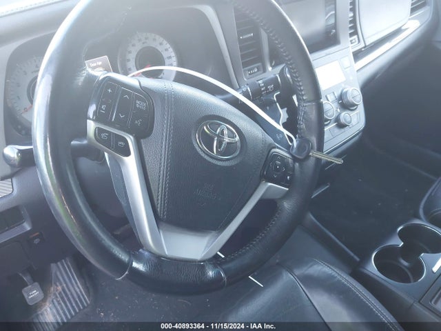 Toyota Sienna Se 8 Passenger 2017 5TDXZ3DC2HS852854 Image 11