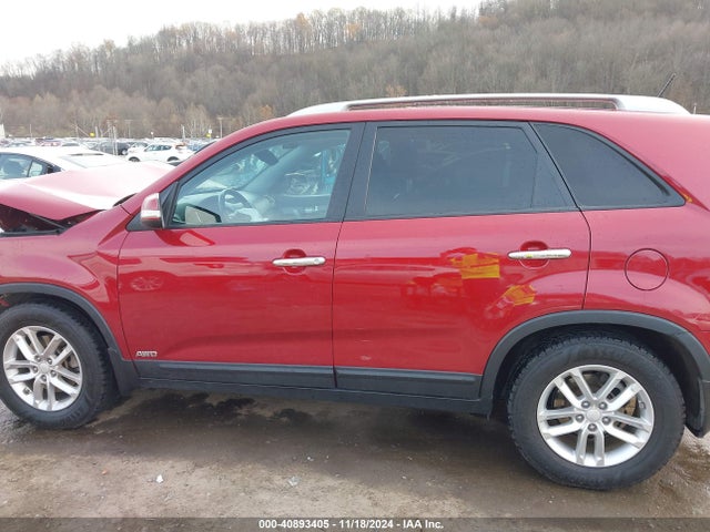 KIA SORENTO LX 2015 5XYKTCA60FG631998 Image 15